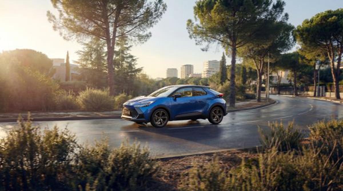 Toyota C-HR Style 1.8 Hybrid 140 – 6 400 € nuolaida